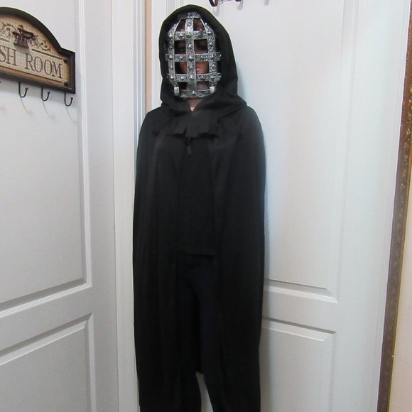 Iron Man Mask and New cape - Picture 6 of 6